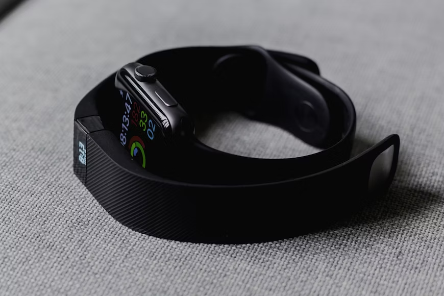 Fitbit-Luxe smart watch